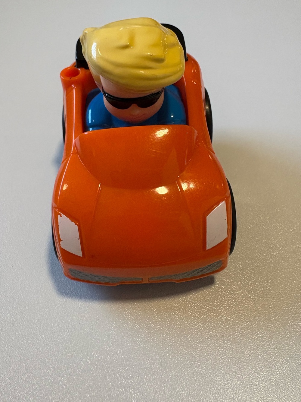 ⭐️ Fisher Price Little People Sunglasses Wheelie (2013)